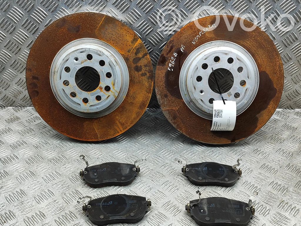 Skoda Elroq Etujarrulevy 