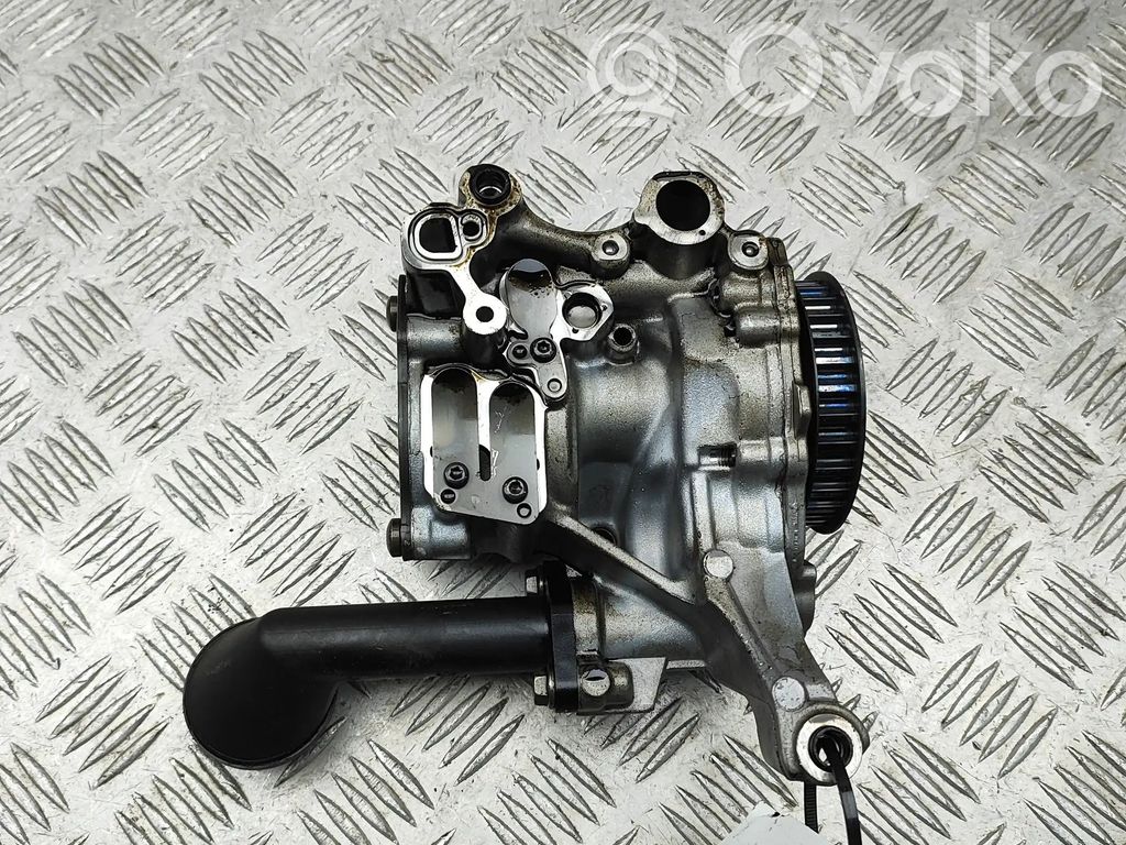 Volkswagen Golf VII Öljypumppu 