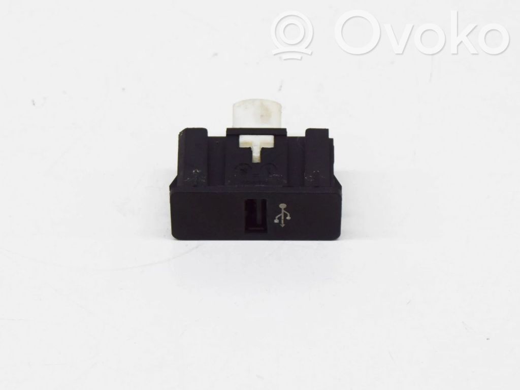 BMW 4 F32 F33 Conector priză AUX