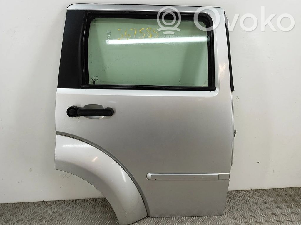 Dodge Nitro Galinės durys 