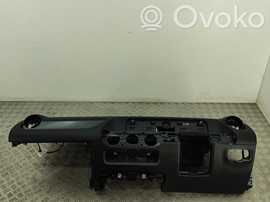 Mercedes-Benz GLA H247 Panel de instrumentos 
