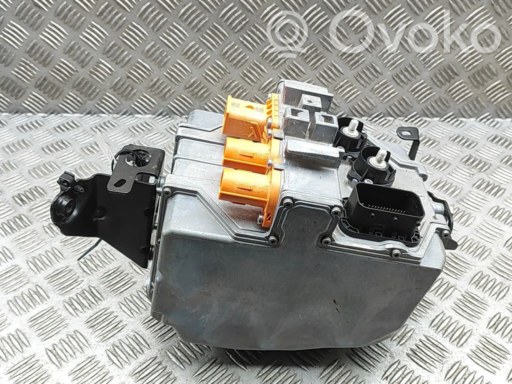 BMW XM Sprieguma pārveidotājs 