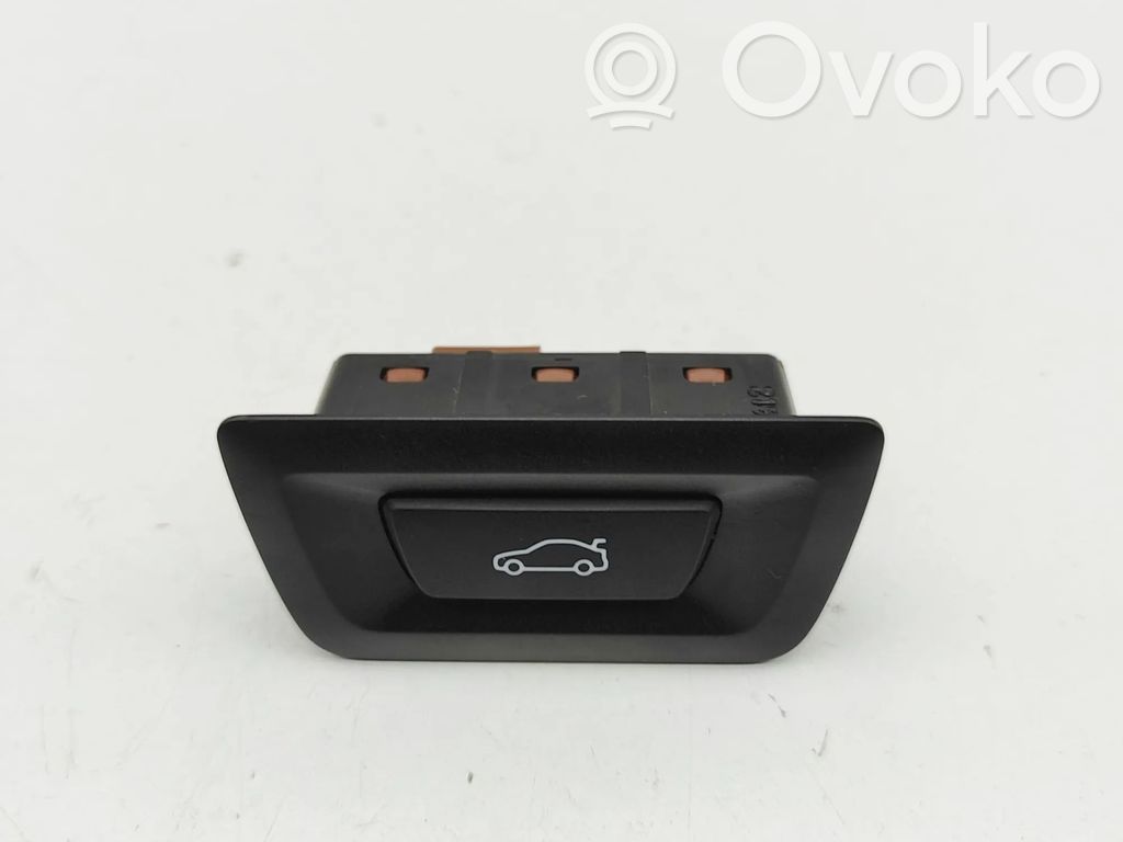 BMW iX1 Tailgate/boot open switch button 
