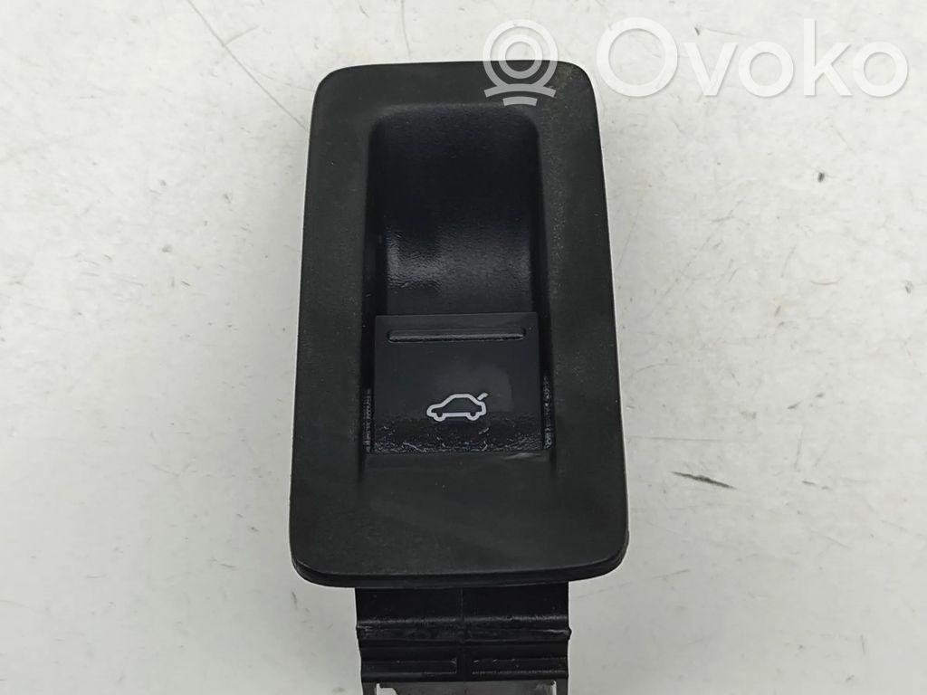 Volkswagen Scirocco Bouton interrupteur ouverture du coffre 