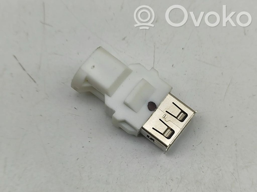 BMW X6 G06 Connettore plug in USB