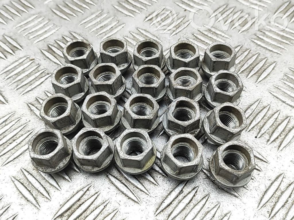 Tuercas/tornillos   102700200B