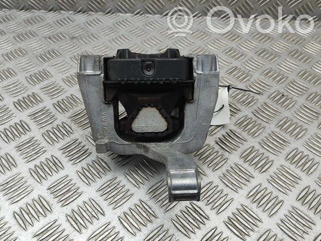 Volkswagen T-Roc Engine mount bracket 