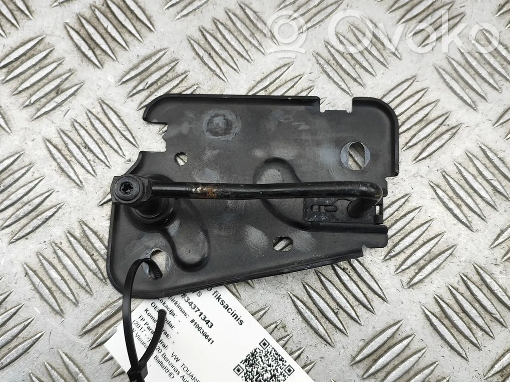 Volkswagen Touareg III Engine bonnet/hood lock/latch loop/hook 