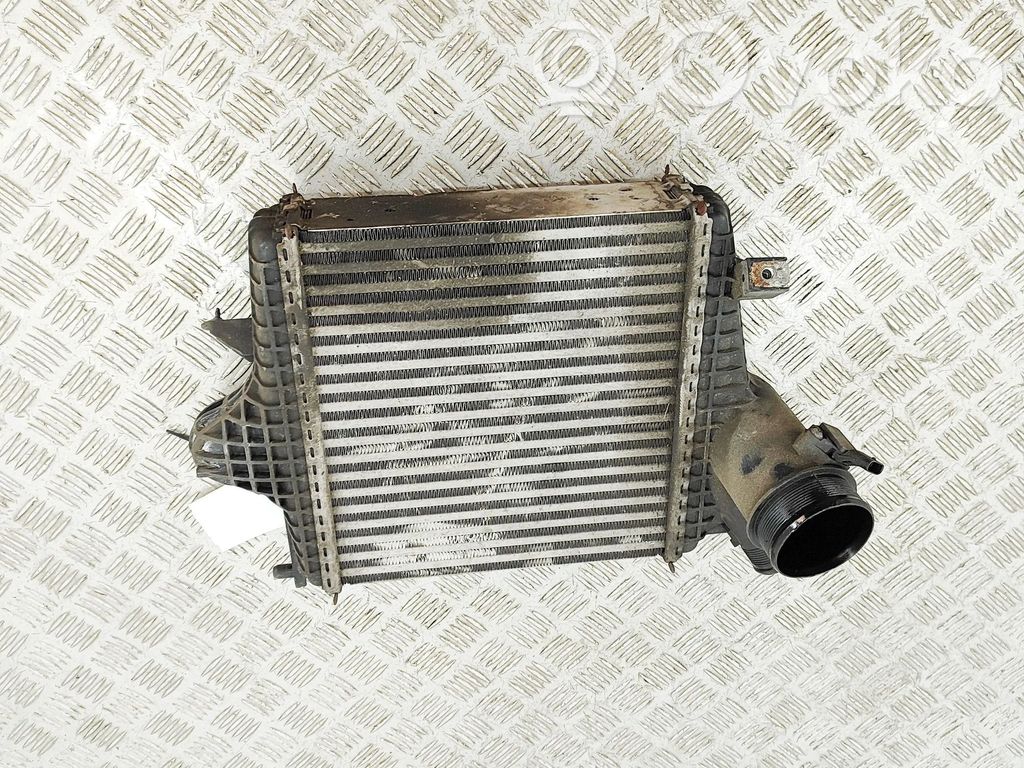 Volkswagen Touareg III Intercooler radiator 