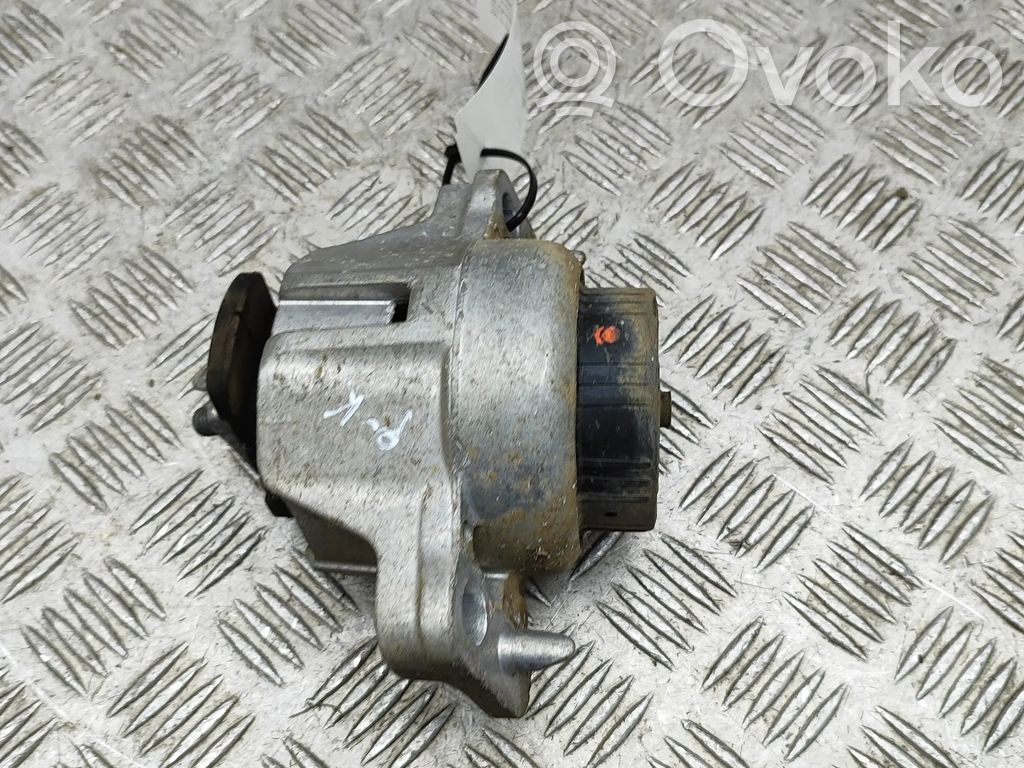 Engine mount bracket   GX736A003KC