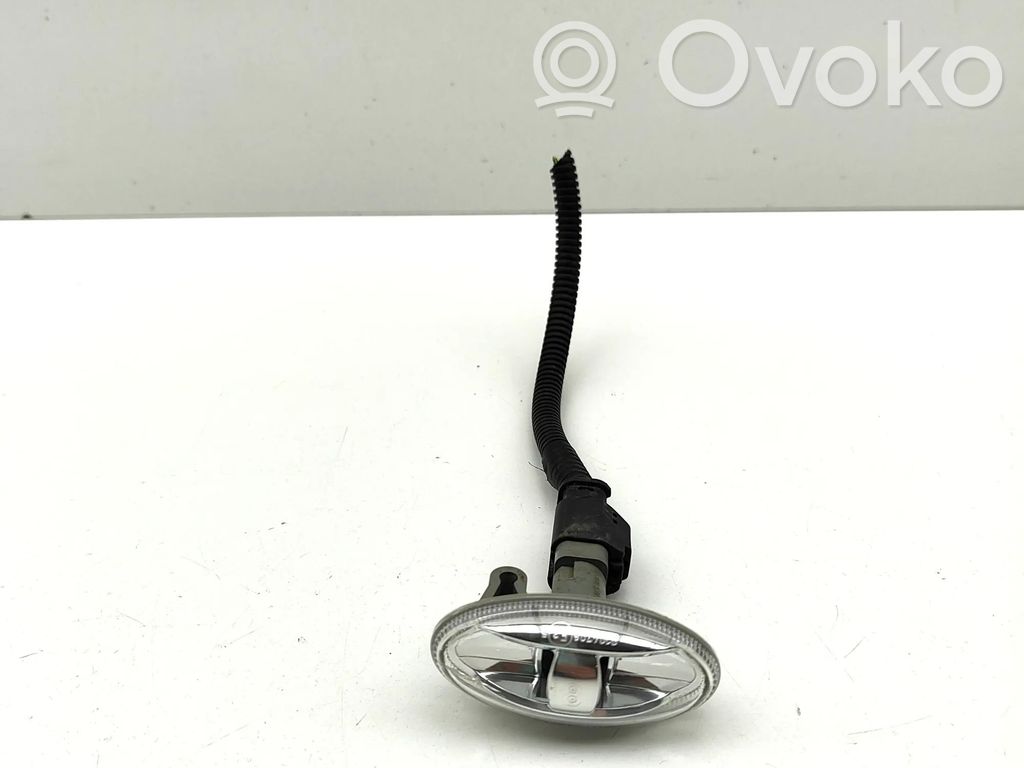 Opel Vivaro Semnalizator bară față