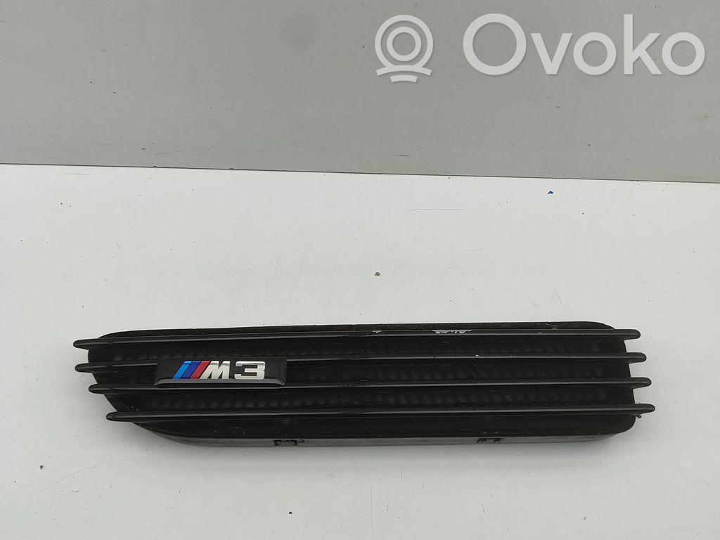 BMW 3 E46 Lokasuojan ritilä 