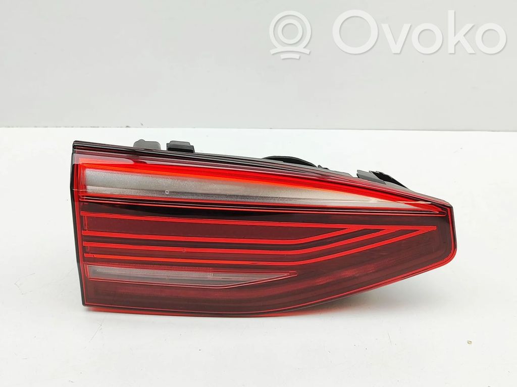 Volkswagen Multivan T7 Tailgate rear/tail lights 