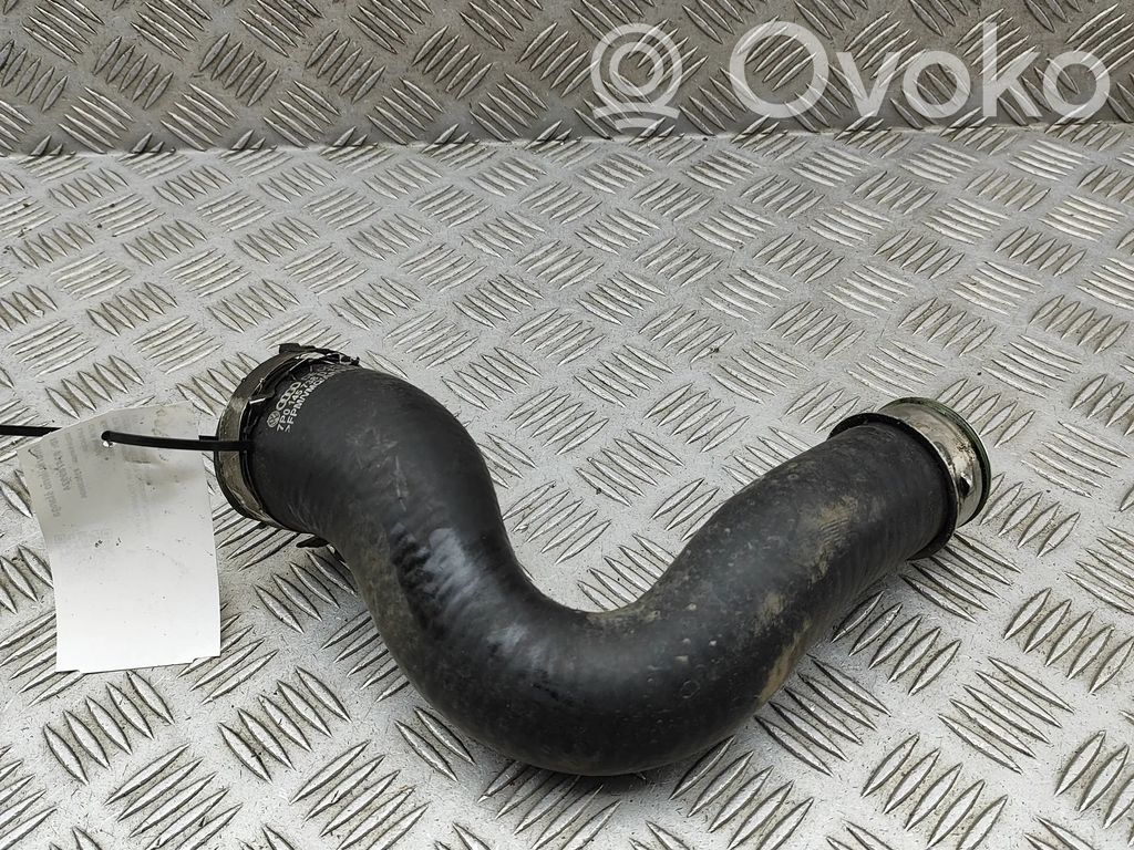 Volkswagen Touareg II Furtun/conductă intercooler 