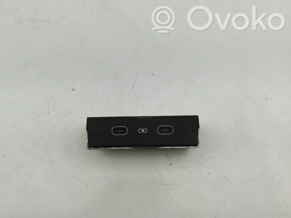 Porsche Macan (95B) Enchufe conector USB 