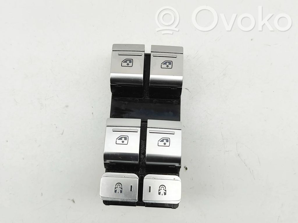 Audi RS6 C8 Electric window control switch 