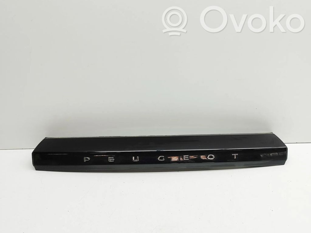 Peugeot 2008 II Rivestimento portellone 