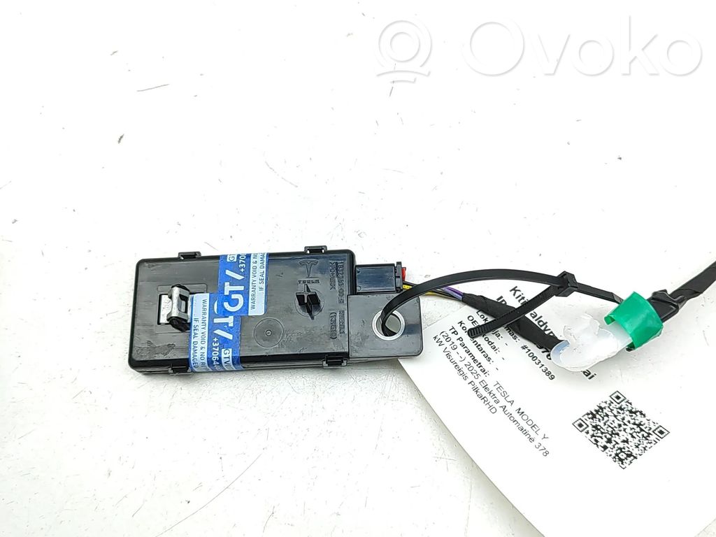 Tesla Model Y Juniper Keyless (KESSY) go control unit/module 