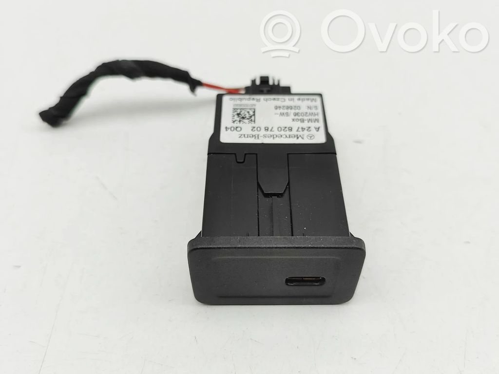 Enchufe conector USB   A2478207802
