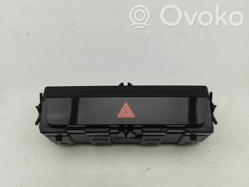 Audi Q6 e-tron Hazard light switch 