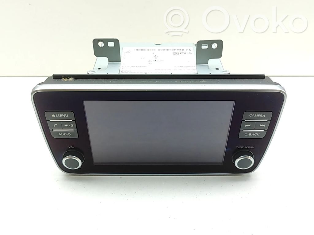 Nissan Leaf II (ZE1) Panel / Radioodtwarzacz CD/DVD/GPS 