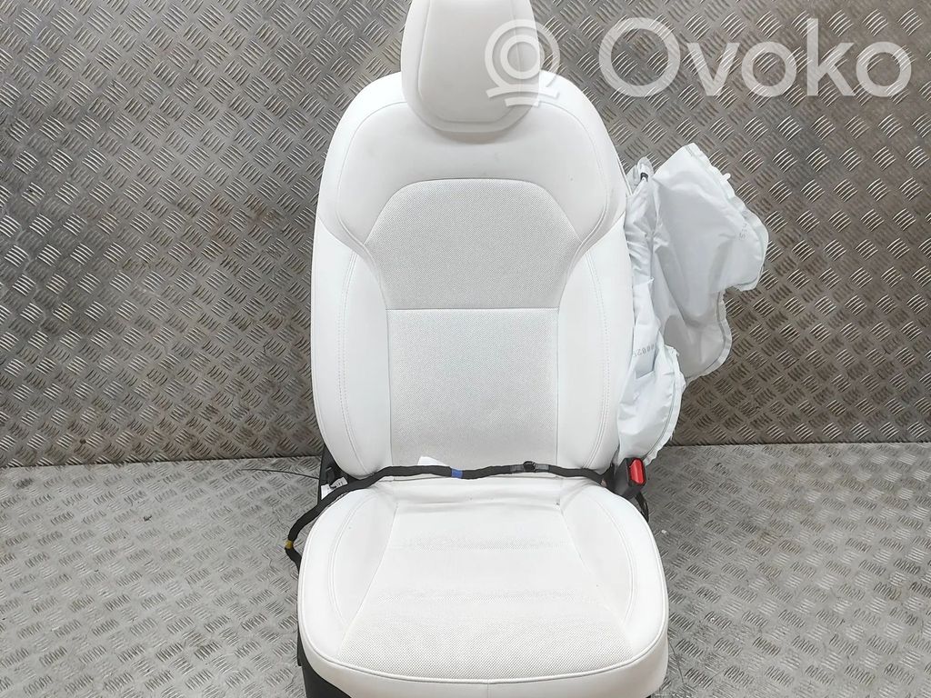 Tesla Model 3 Highland Sedile anteriore del conducente 