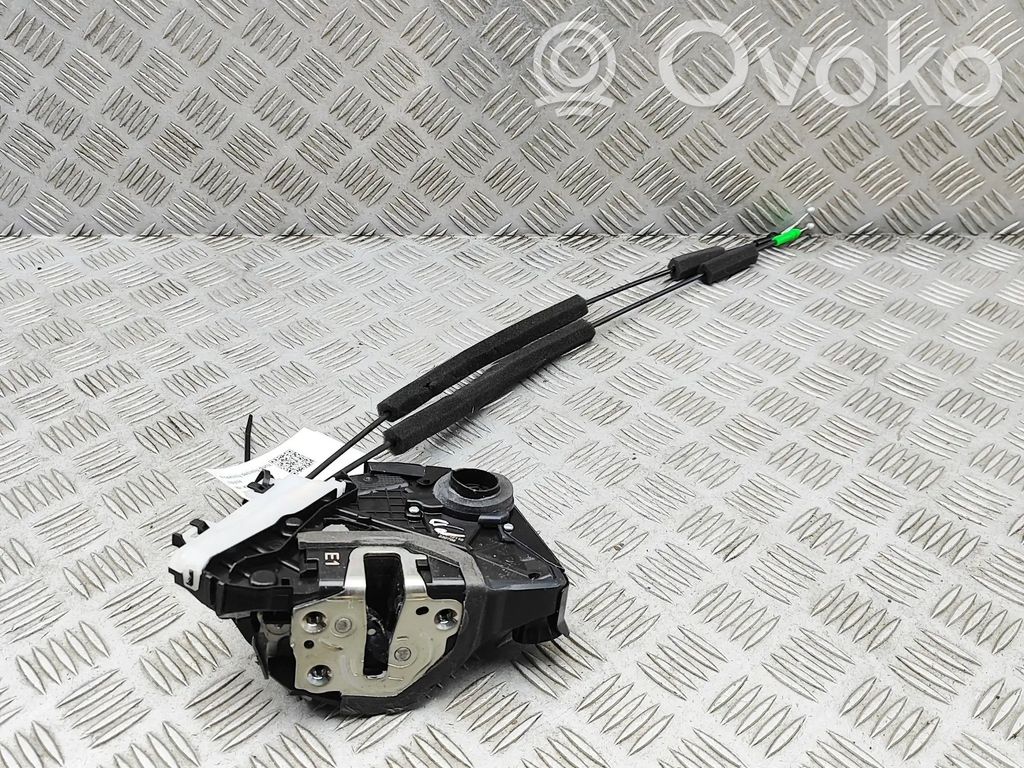 Toyota bZ4X Zamek drzwi przednich 