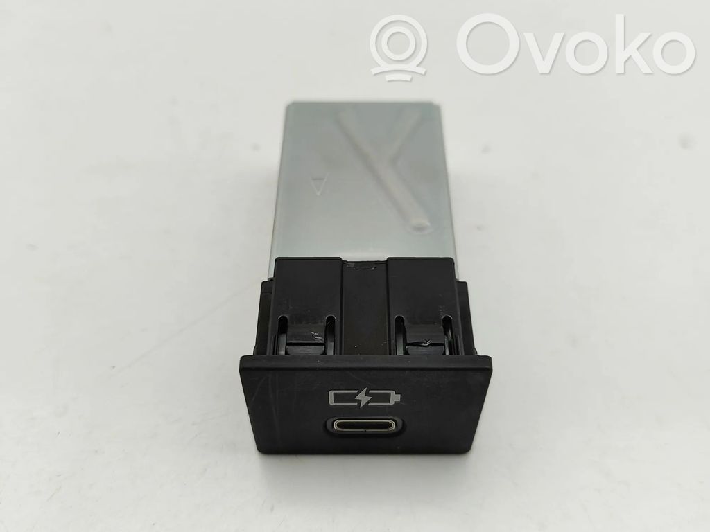 Toyota bZ4X Enchufe conector USB 
