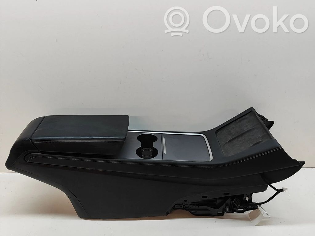 Tesla Model Y Consola central 