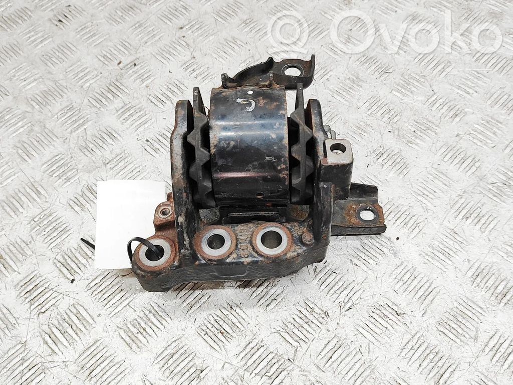 Engine mount bracket   MN184340