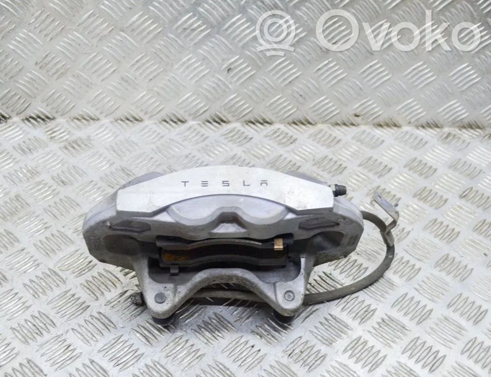 Tesla Model 3 Etujarrusatula 