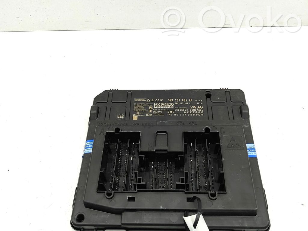 Volkswagen Tiguan Central body control module 