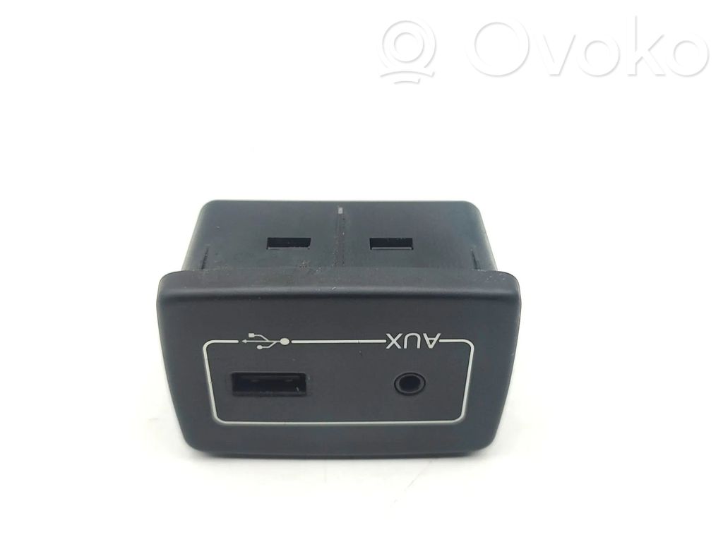 Peugeot Boxer Enchufe conector entrada auxiliar 