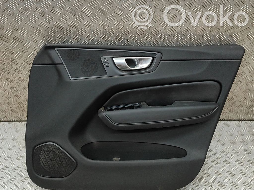 Volvo XC60 Revestimiento de puerta delantera 