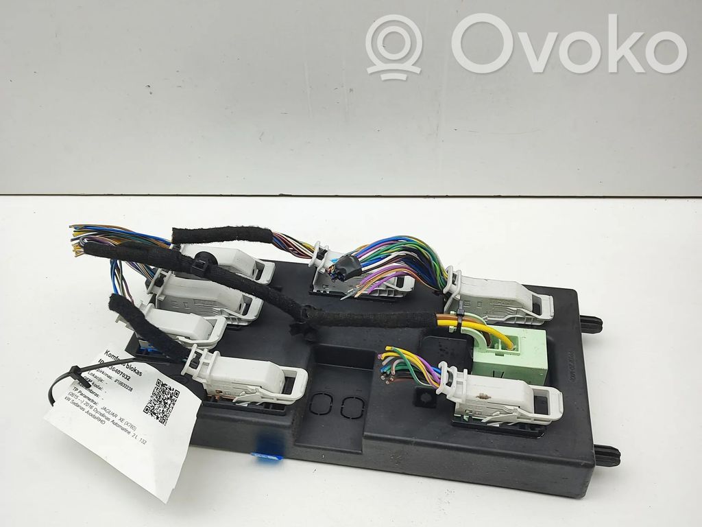 Jaguar XE Modul de control caroserie central 