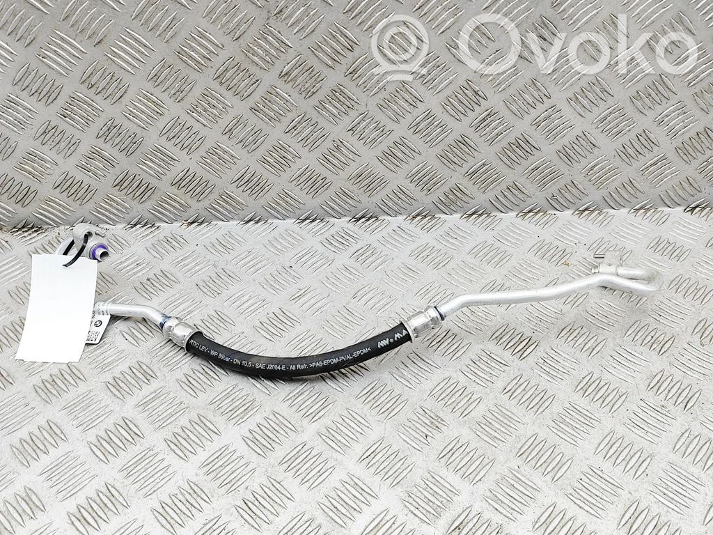 BMW X2 U10 Ilmastointilaitteen putki (A/C) 