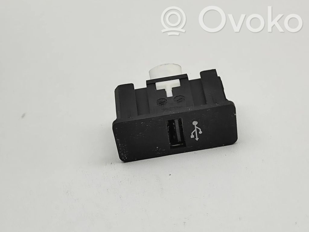 BMW 3 F30 F35 F31 Connettore plug in USB