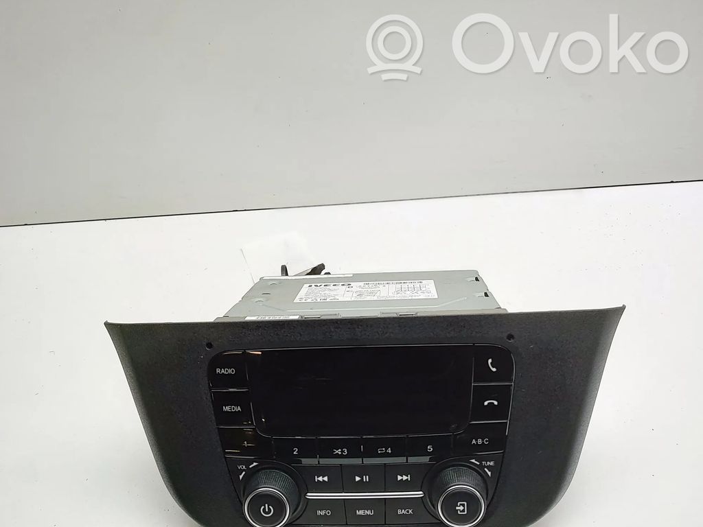Iveco Daily 6th gen Panel / Radioodtwarzacz CD/DVD/GPS 