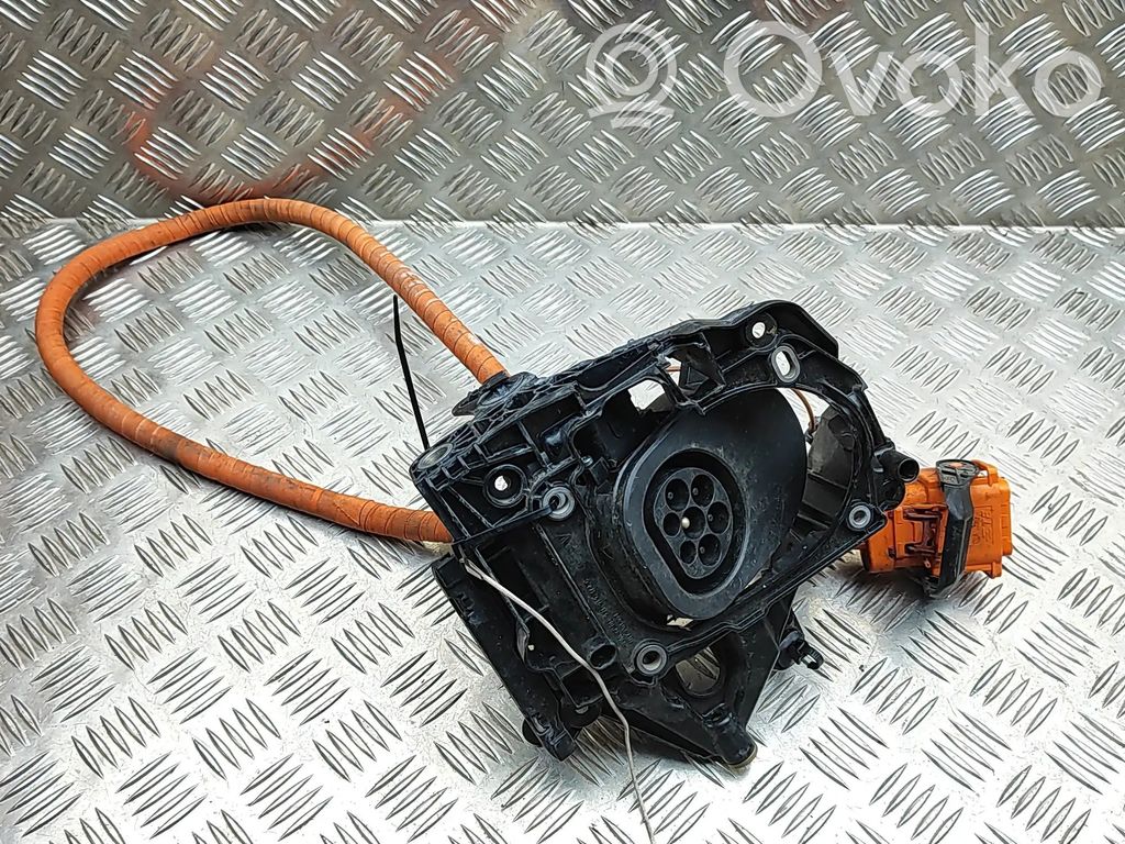 Sähköauton latauskaapeli   9JA971106P,4KE915950F,9J1915372C