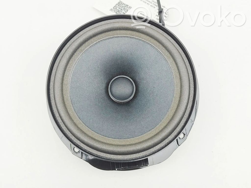 Altavoz de la puerta trasera   11A035710