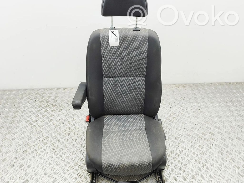 Fotel przedni kierowcy   2E0881001A