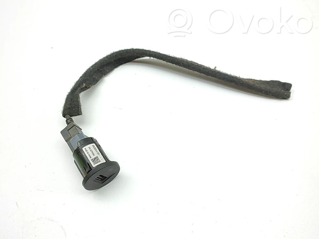 Enchufe conector USB   280235412R