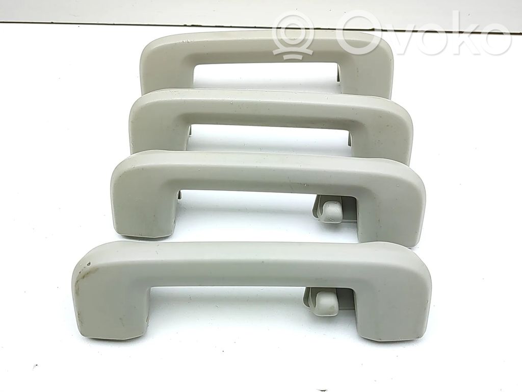 Volvo XC90 Un set di maniglie per il soffitto