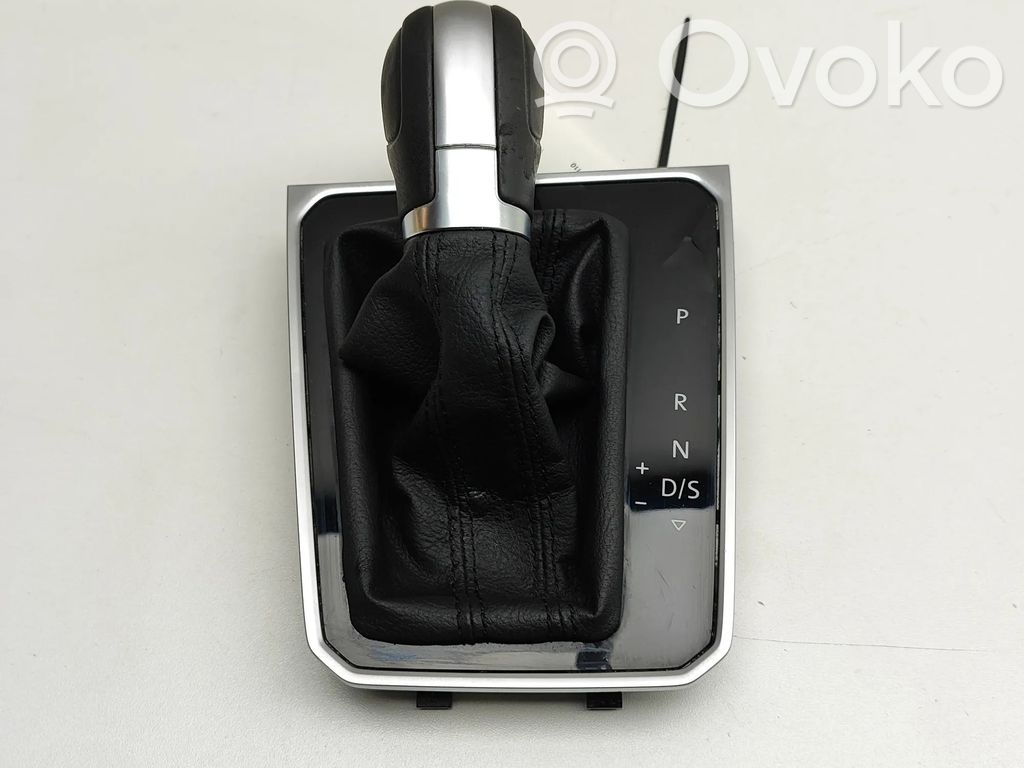 Volkswagen PASSAT B8 Rivestimento in plastica cornice della leva del cambio