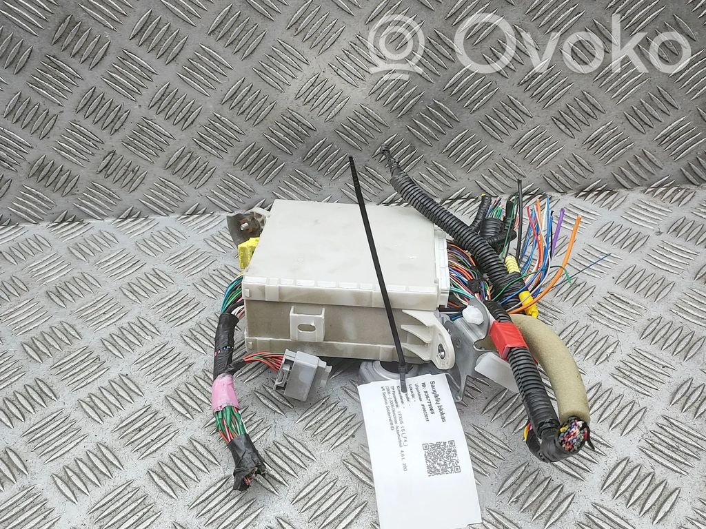 Módulo de fusible   744099380W,8273050150A
