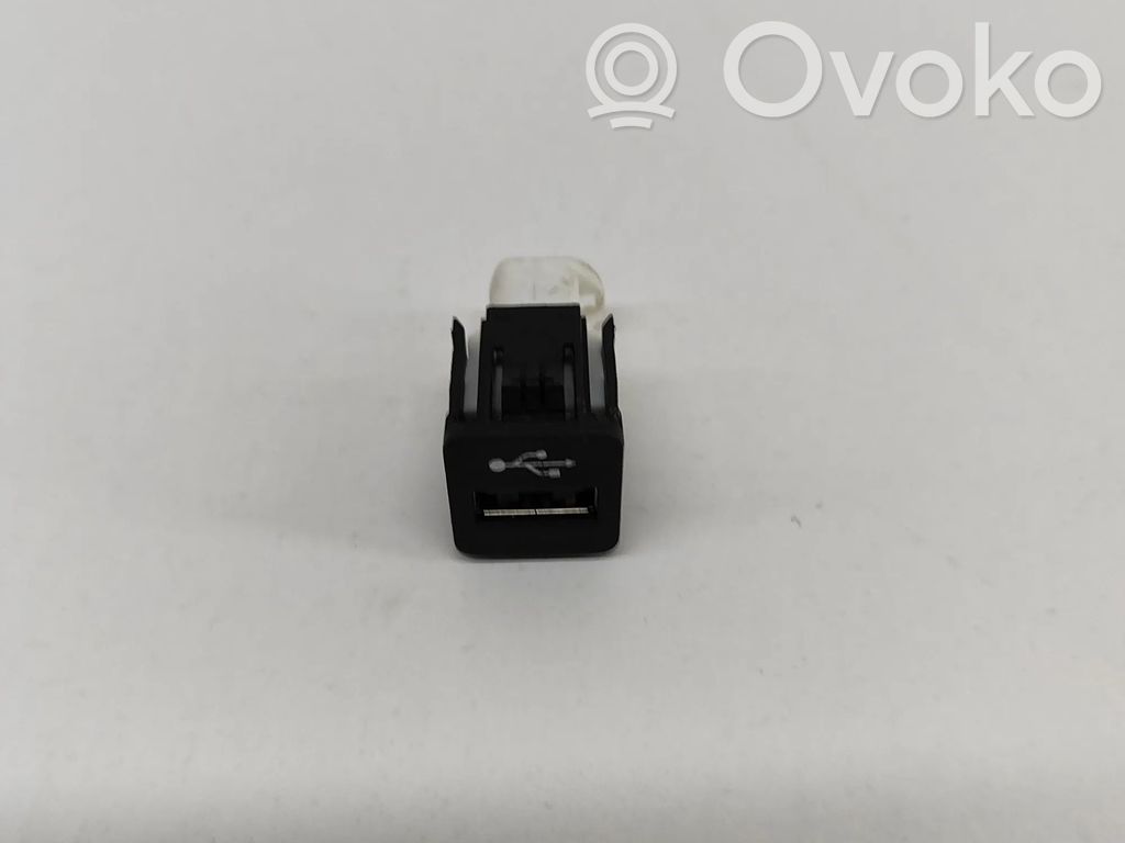 BMW 3 G20 G21 Connecteur/prise USB