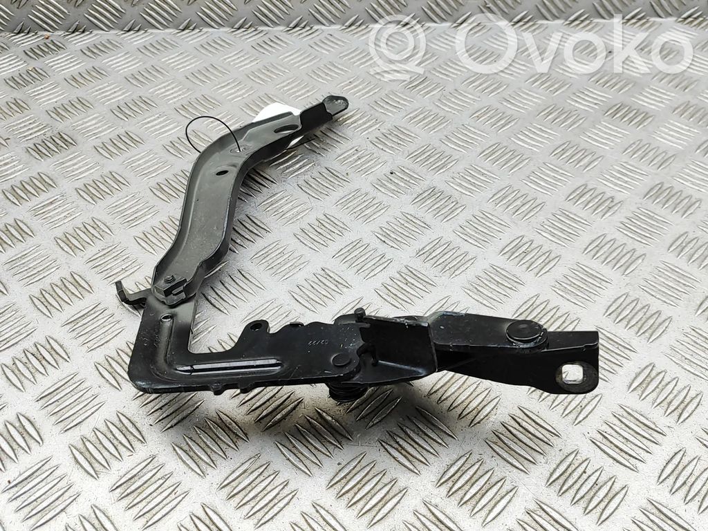 Mercedes-Benz GLA H247 Balamale capotă 
