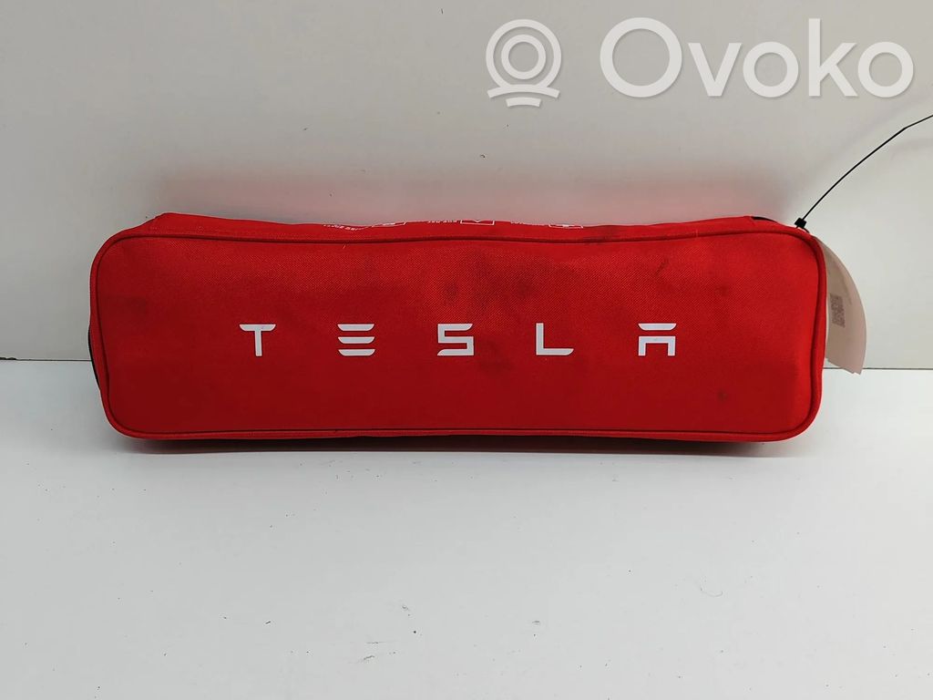 Tesla Model Y Trousse de premiers secours