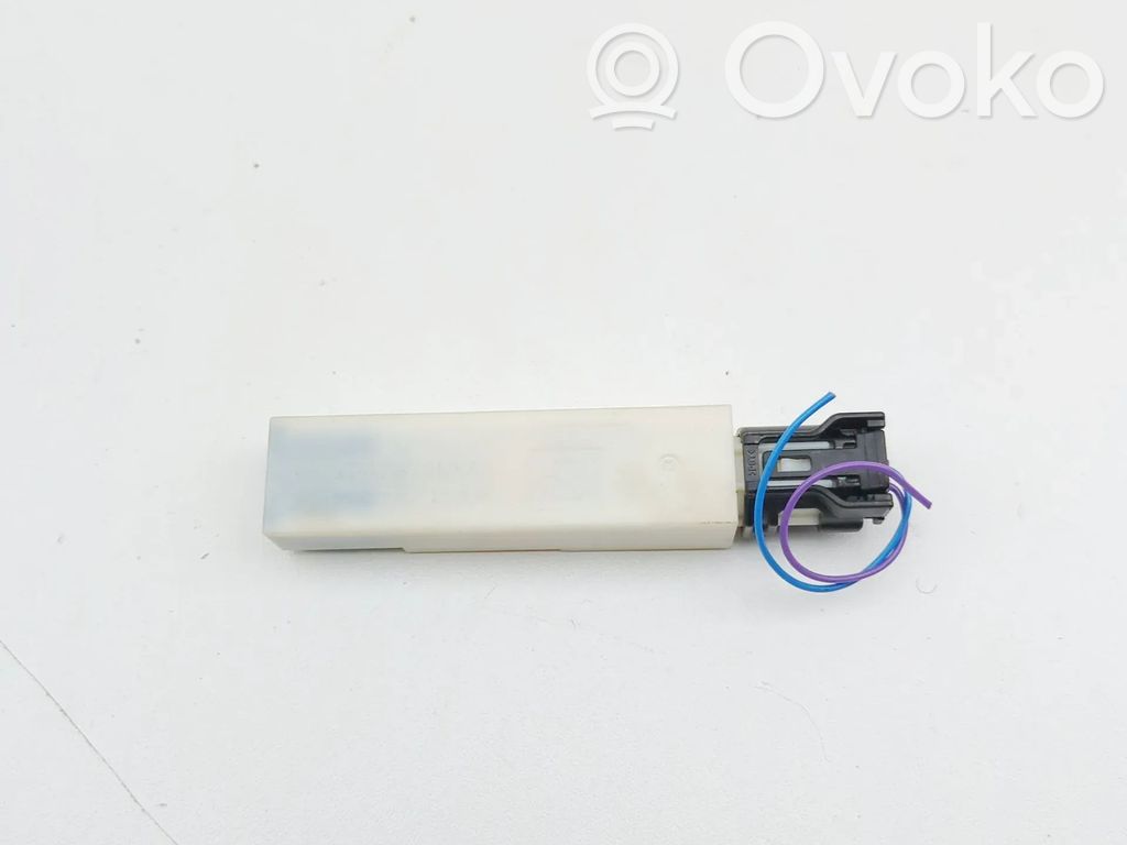Mazda CX-60 Antena systemu bezkluczykowego