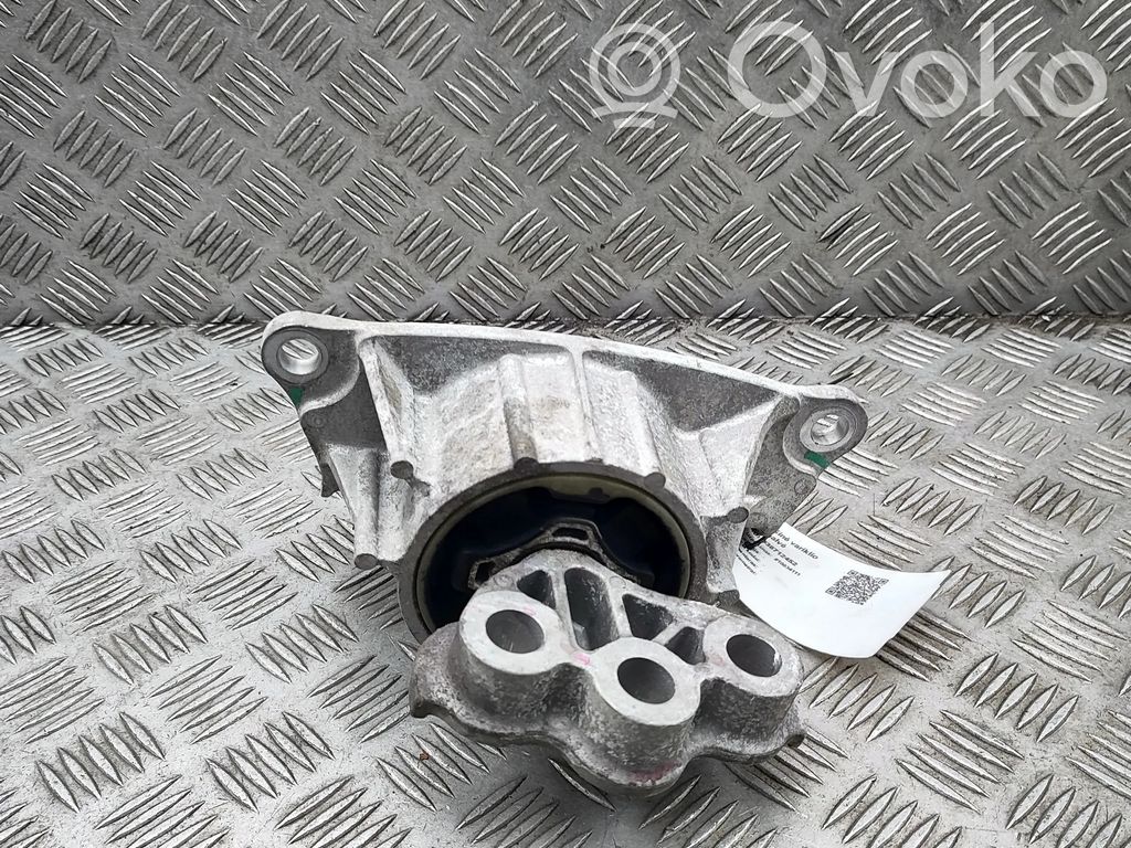 MG ZS Moottorin kiinnikekorvake 